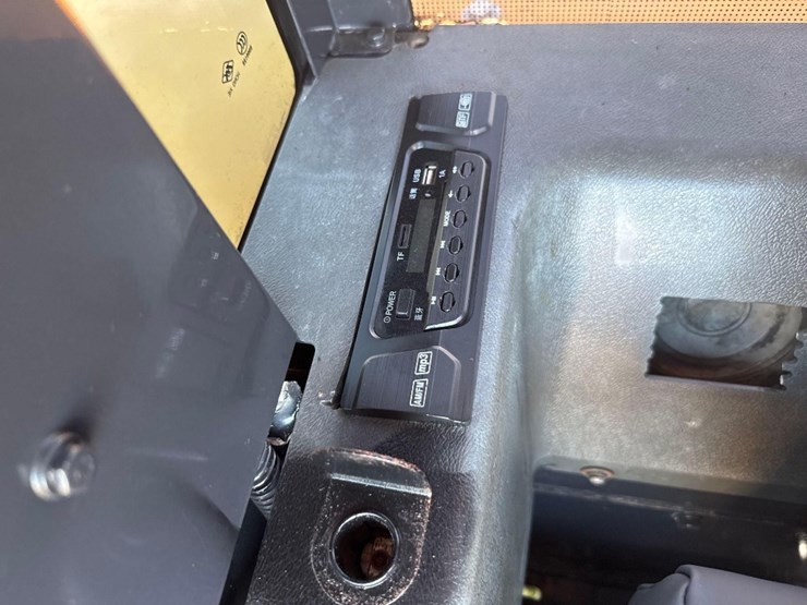 2011-komatsu-pc56-7-image-33