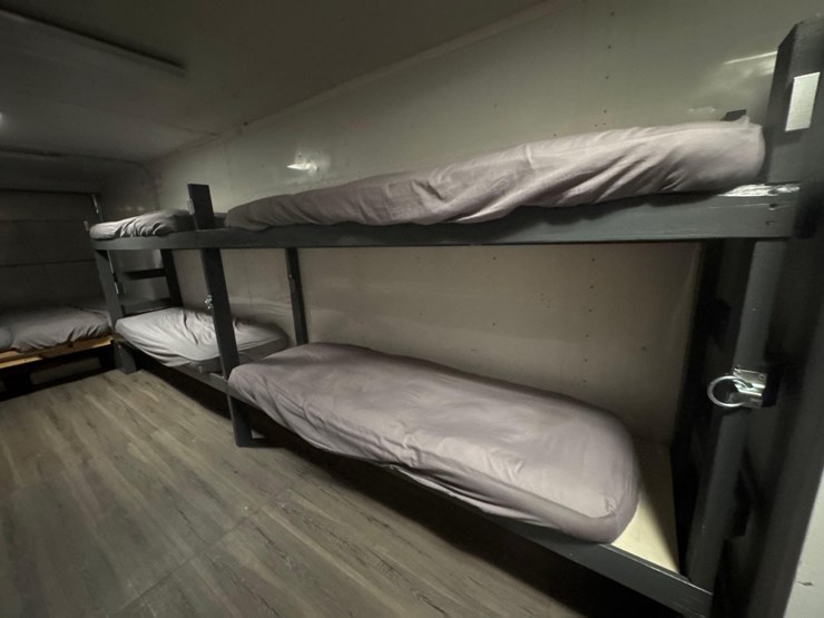 1995-pace-american-8'-x-48'-gooseneck-bunkhouse-tl-image-27