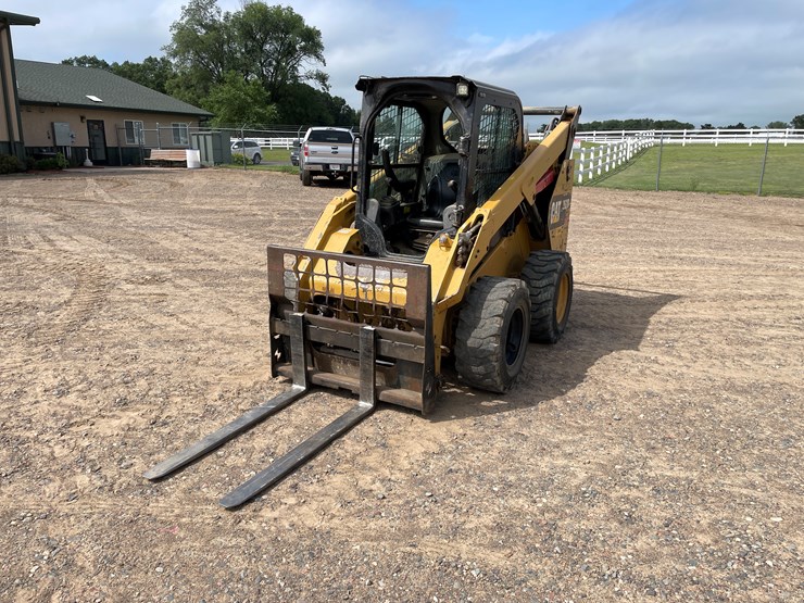 2014-caterpillar-262d-image-1