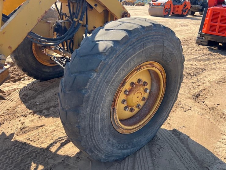 2017-caterpillar-12m3-image-14