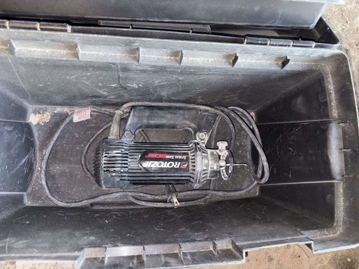 ryobi-belt-sander,-corded,-rotozip,-with-cases-image-2