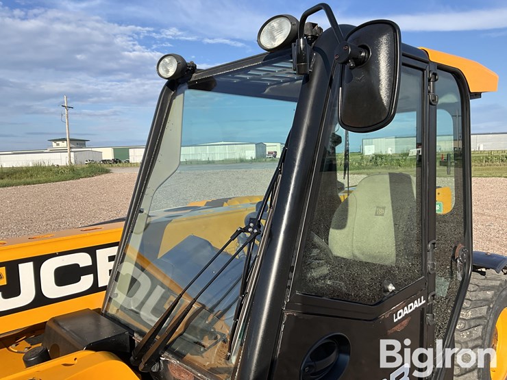 2017-jcb-525-60-image-15