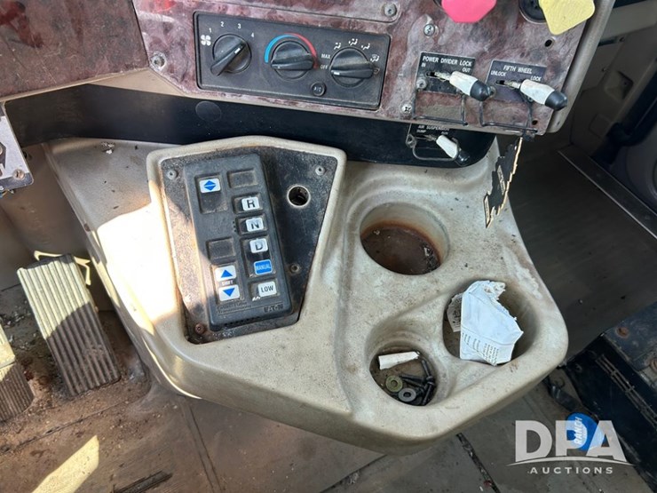 2006-ihc-9200i-van-truck-(cp0653,-unit-37745)-image-30