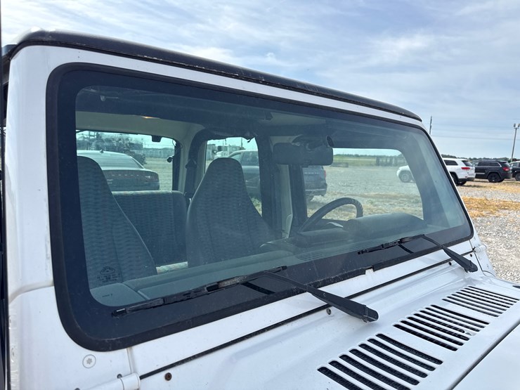 1997-jeep-wrangler-image-26