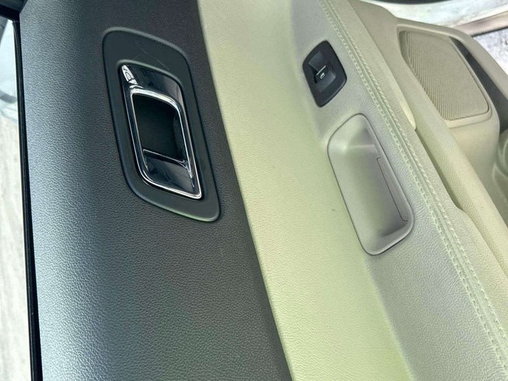 2014-ford-explorer-image-22