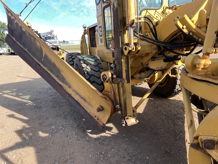#2026-•-cat-no.12-road-grader-image-9