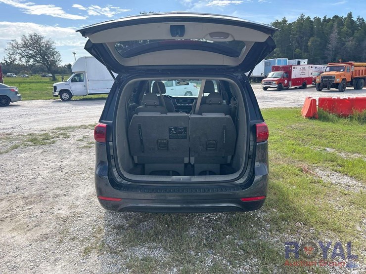 2017-kia-sedona-lx-image-22