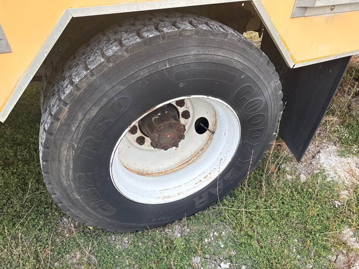 2007-international-durastar-4300-image-13