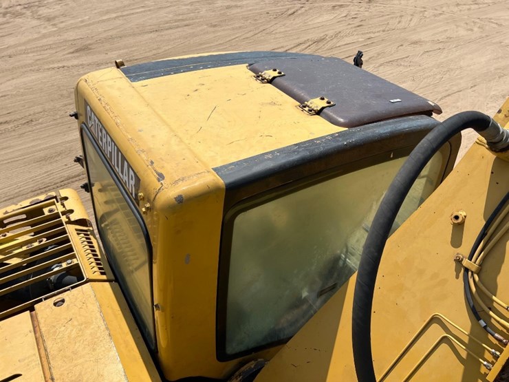 2005-caterpillar-321c-lcr-image-32