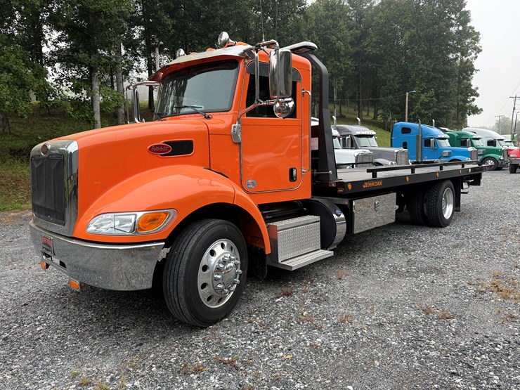 2021-peterbilt-337-image-1