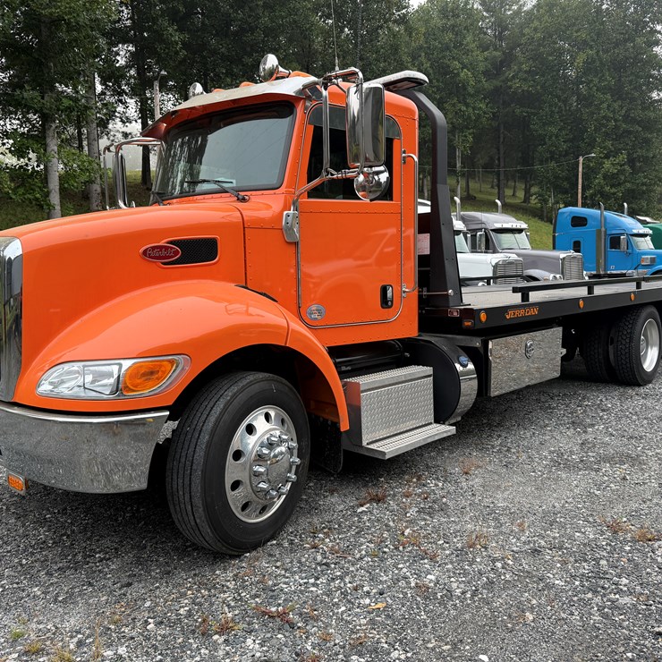 2021 PETERBILT 337