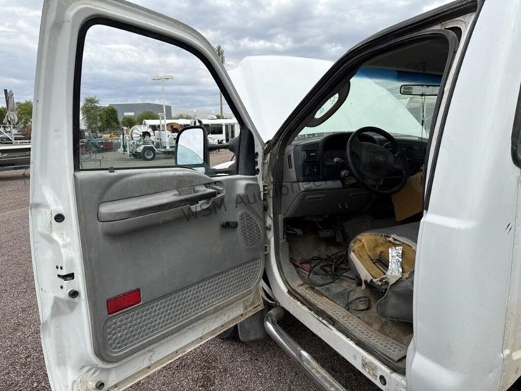 2006-ford-f450-image-21