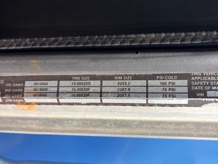 1988-peterbilt-377-image-100