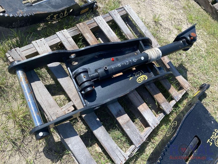 trojan-8t-50-46in-hydraulic-thumb-excavator-attachment-image-4