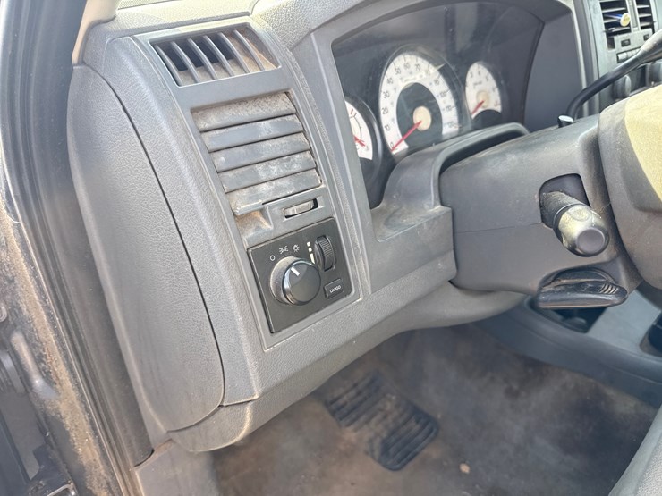 2005-dodge-dakota-image-27