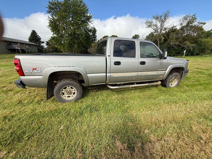 2003-chevrolet-2500-image-14