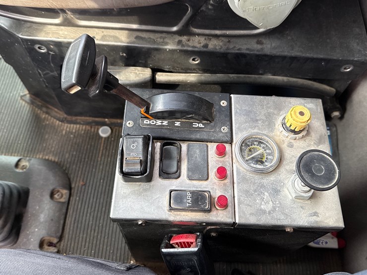 peterbilt-340-image-28