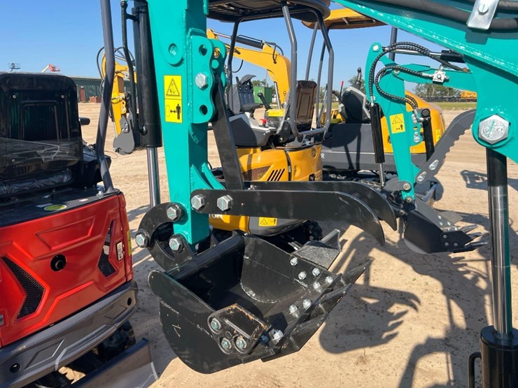 unused-cfg-industrial-h15r-excavator-image-10