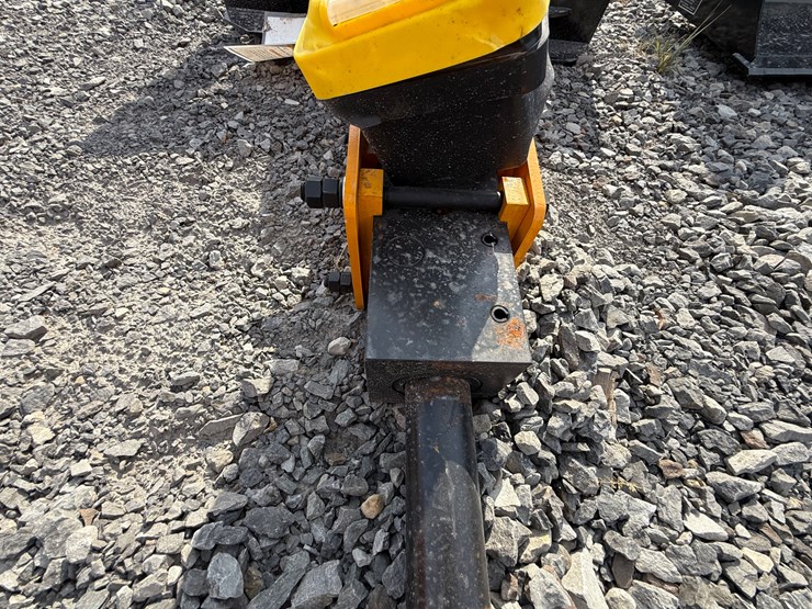 #2000-•-#26321-•-unused-giyi-skid-steer-breaker-psc6802507143-image-6