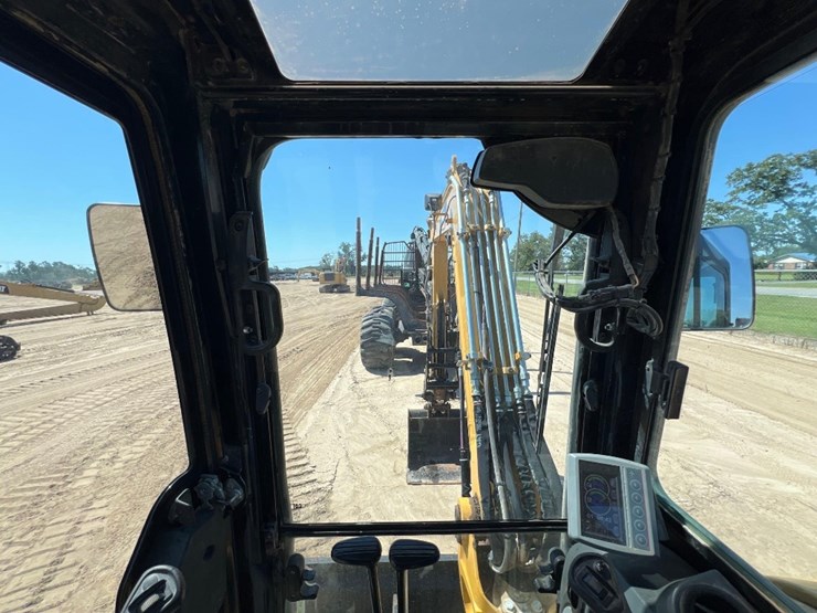 2019-caterpillar-305e2-cr-image-37
