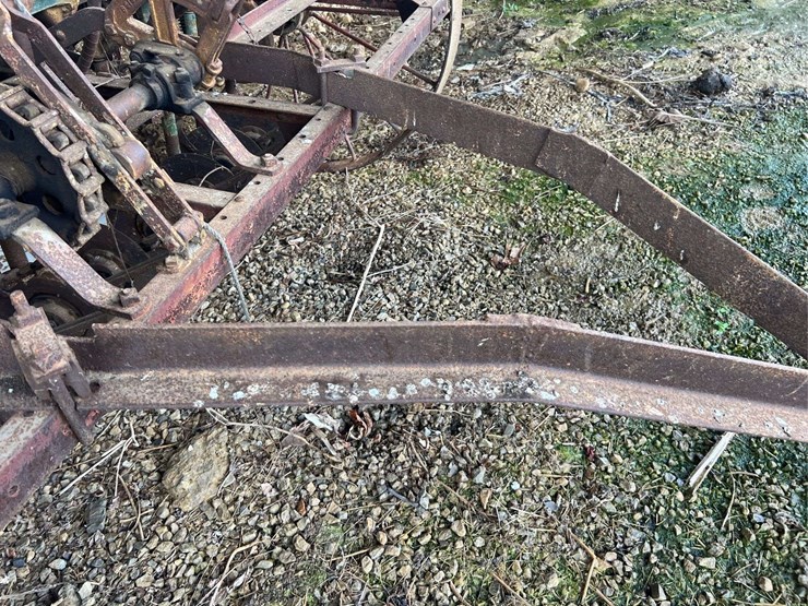 oliver-superior-8ft-grain-drill-image-72