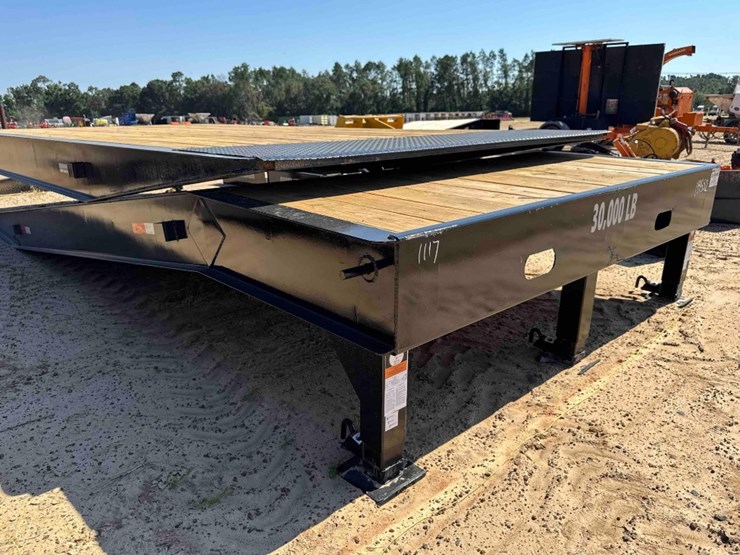 unused-x-star-20'-x-101"-loading-ramp-image-1
