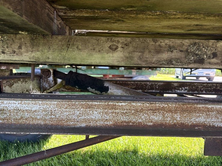 flat-hay-rack,-94”x13.5’,-2”-wood-deck,-on-4-wheel-gear,-16”-tires,-hoist-image-5