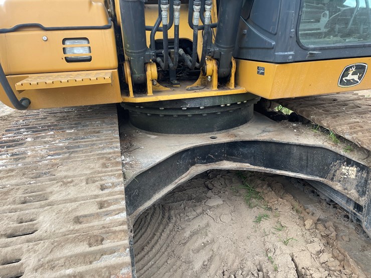 deere-160d-lc-image-18