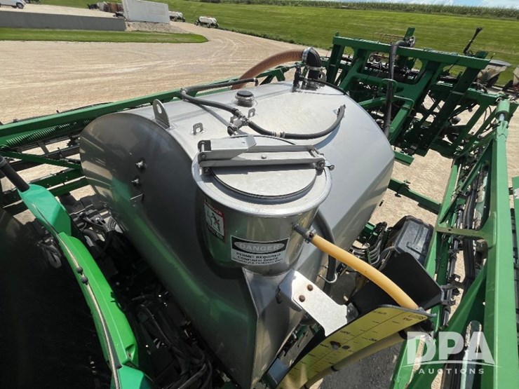 2014-john-deere-r4038-image-74