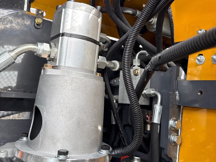 #220-•-#26493-•-unused-cfg-qk18r-mini-excavator-image-21