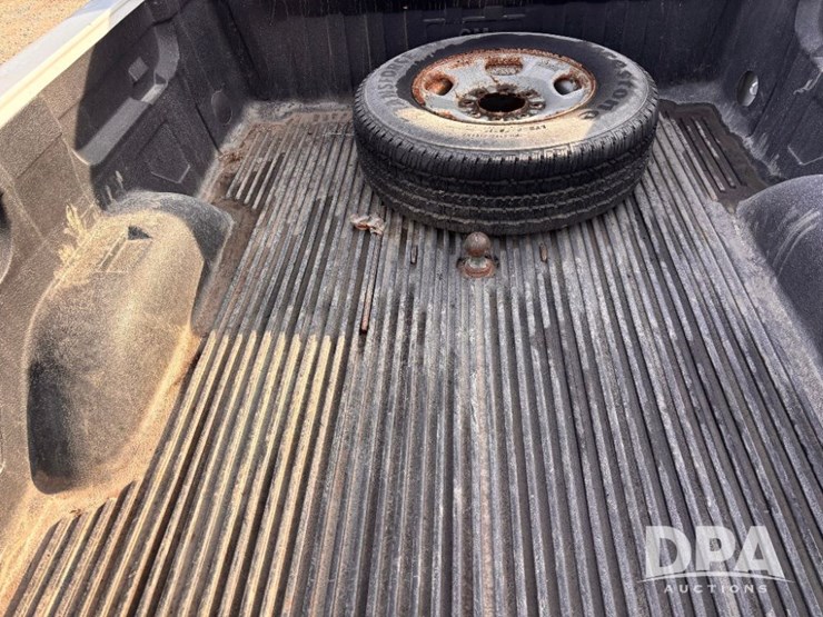 2013-gmc-2500-image-32