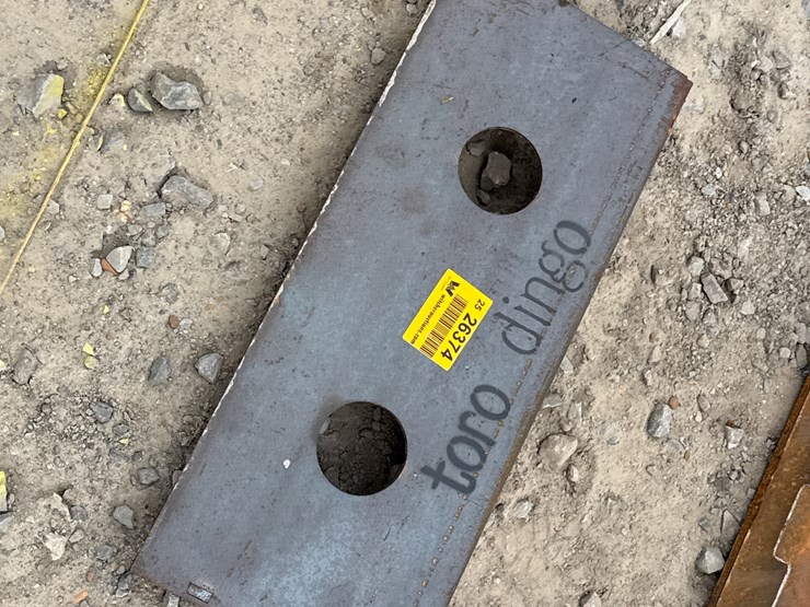 #230-•-#26374-•-unused-dingo-mini-skid-steer-mounting-plate-image-4