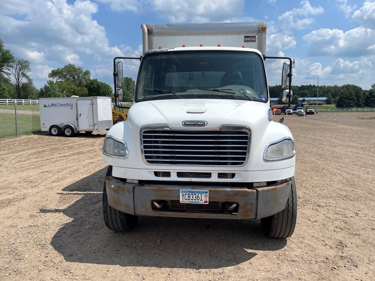 #2008-•-2008-freightliner-business-class-mr-box-truck-(has-mn-title)-image-2