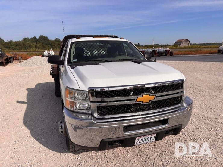 2012-chevrolet-3500-image-4