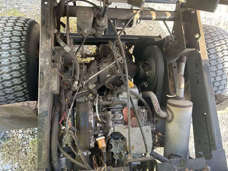 john-deere-gator-image-9
