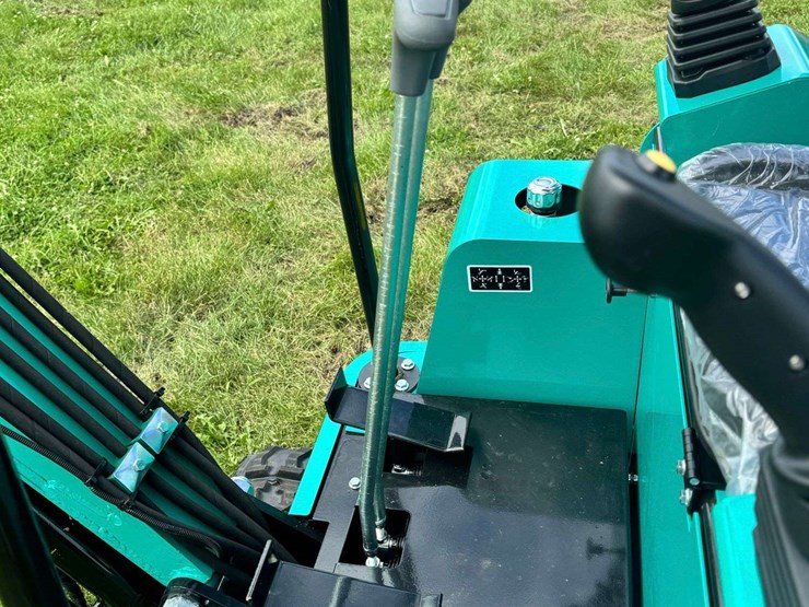 2025-cfg-industrial-h15r-mini-excavator-...-unused-...-brand-new-battery-installed-image-13