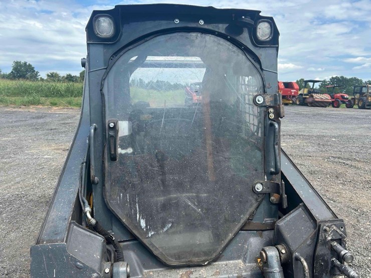 2020-deere-318g-image-18
