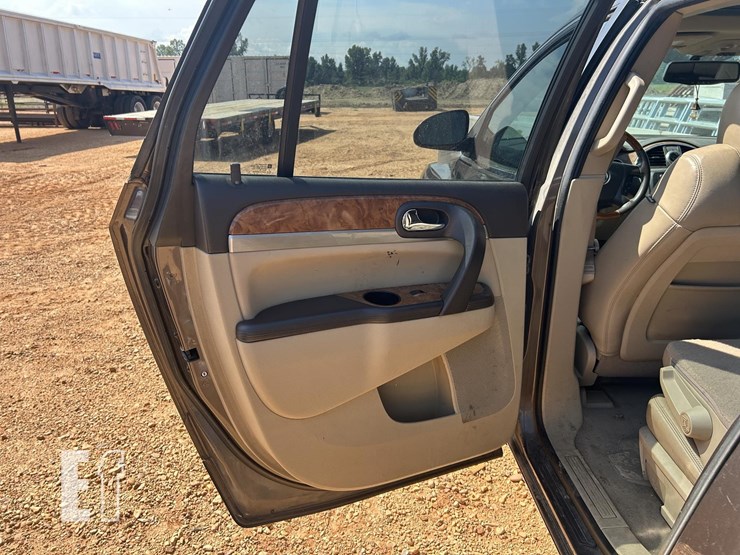 2011-buick-enclave-image-18