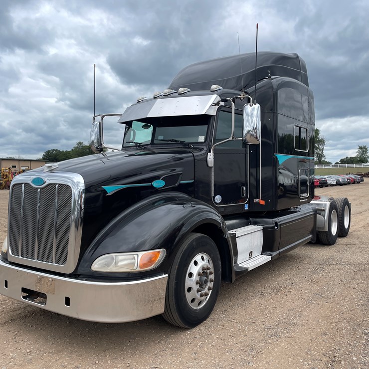 2013 PETERBILT 386