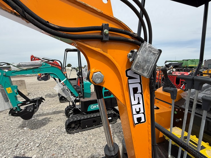 #220-•-#26538-•-unused-vicsec-vc15-mini-excavator-15j2507209-image-10
