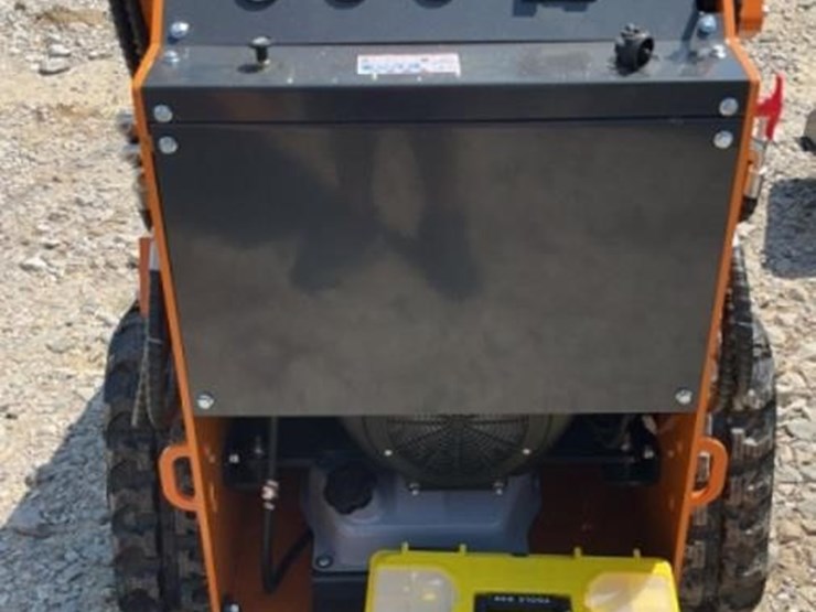 landhero-ldh-t460-mini-skid-steer-image-4