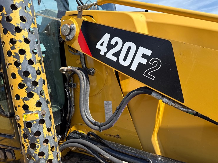 #160-•-#27079-•-caterpillar-f20f-2-4x4-backhoe-loader-image-25