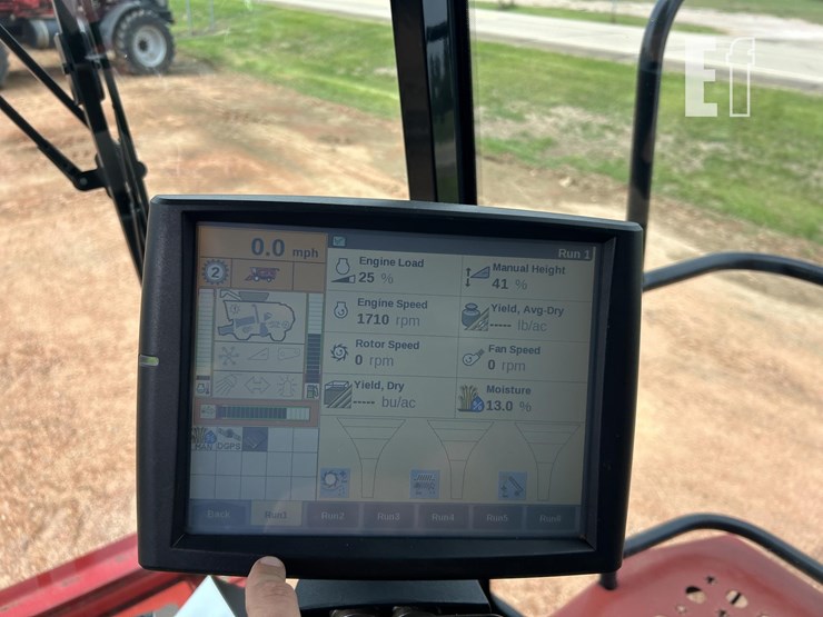 2015-case-ih-8240-image-86