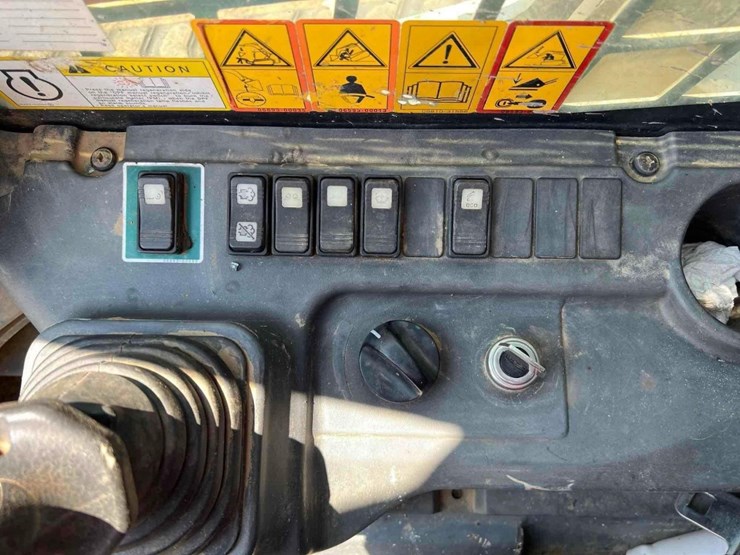 2018-takeuchi-tl12v2-image-36