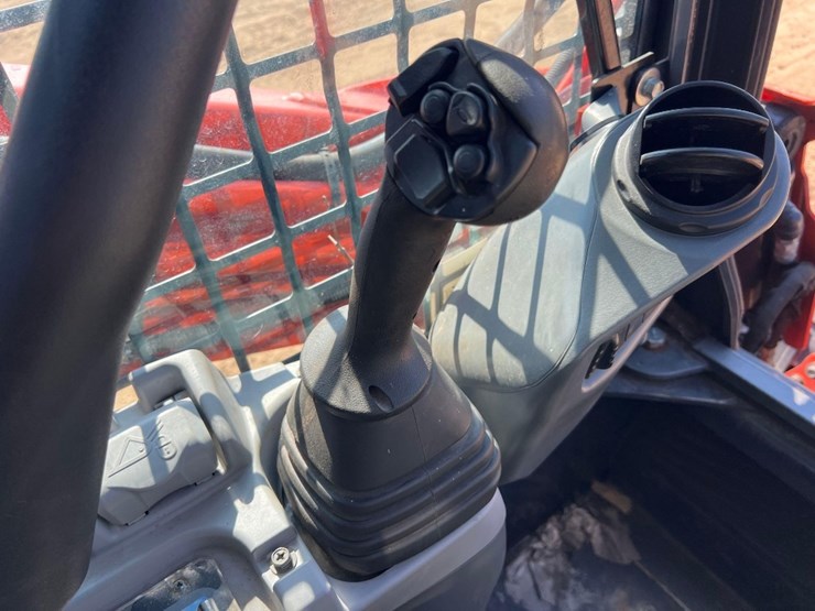 kubota-svl97-2-image-29