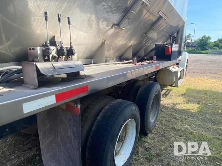 1996-mack-ch613-image-6
