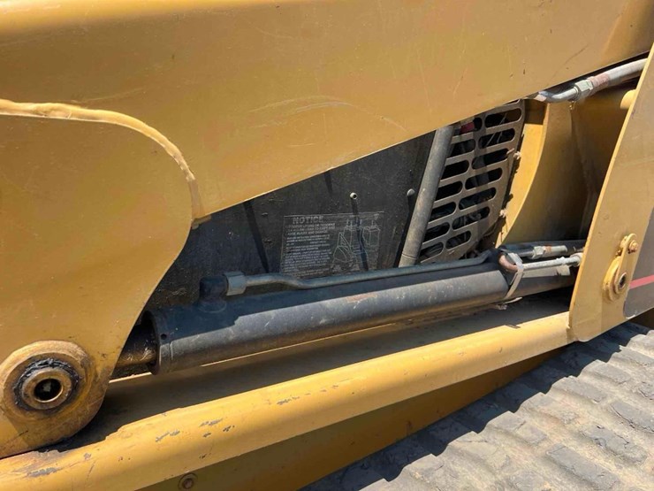 2003-caterpillar-277-image-12