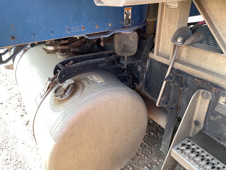 #2108-•-2012-peterbilt-truck-tractor-(has-mn-title-in-delay)-image-15