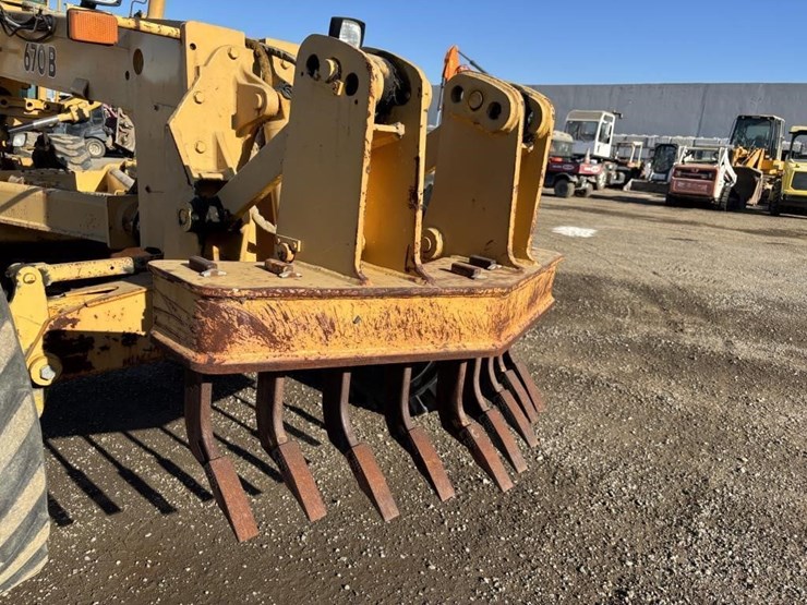 1991-deere-670b-image-10