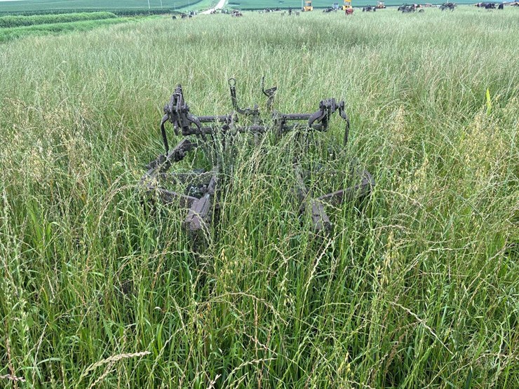 2-bottom-14”-two-way-plow-image-6